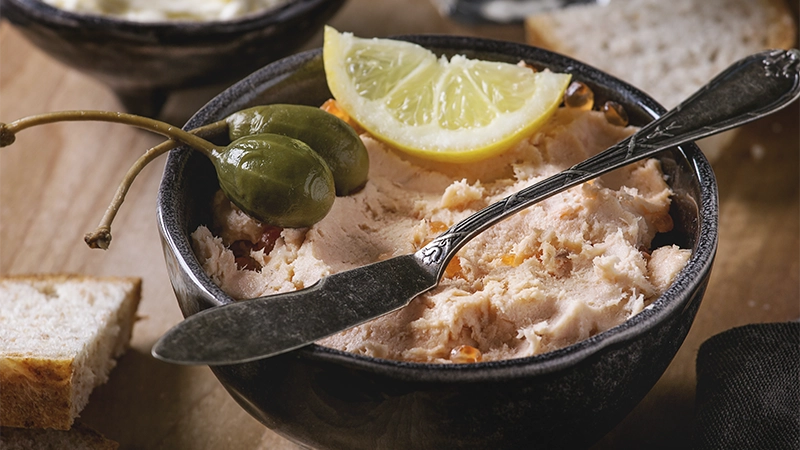 800x450_salmon-pate-with-red-caviar