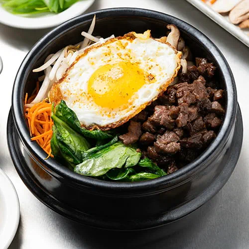 Bibimbap avec sauce BBQ style coréen