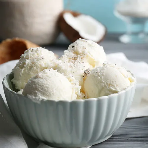 Crème glacée végétalienne à la noix de coco et
