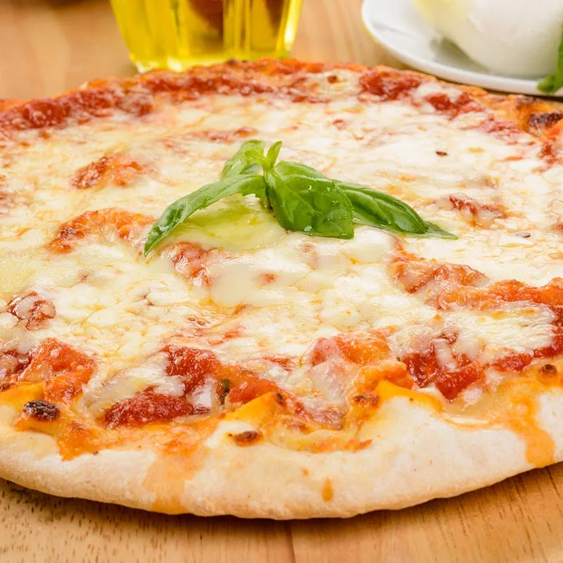 PIZZA MARGHERITA CON BASILICO