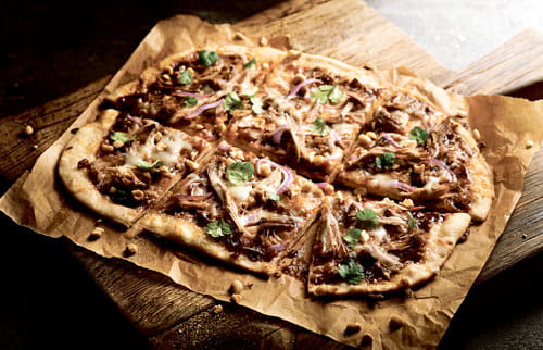 kansas-city-pulled-pork-flatbread-with-classic-bbq-sauce