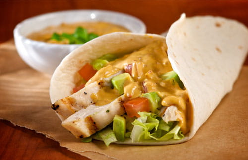 grilled-chicken-wrap-with-sreamy-sriracha-sauce