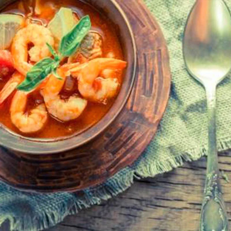Supă mediteraneană cu fructe de mare