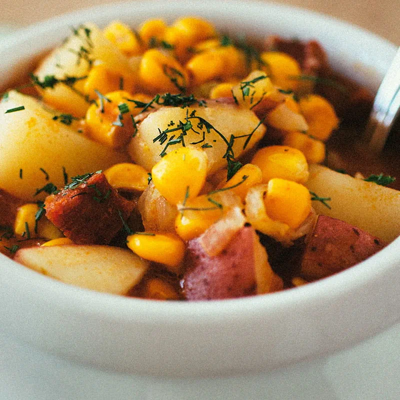 Кукурудзяна юшка з чаэм, копченими кумином і чорізо