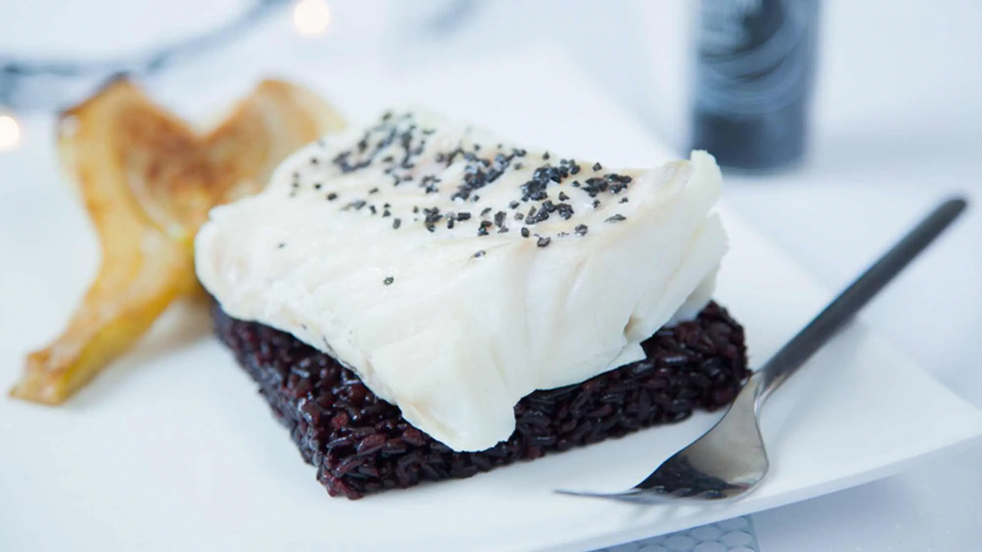 Bacalhau com Sal Preto do Chipre e Arroz Venere