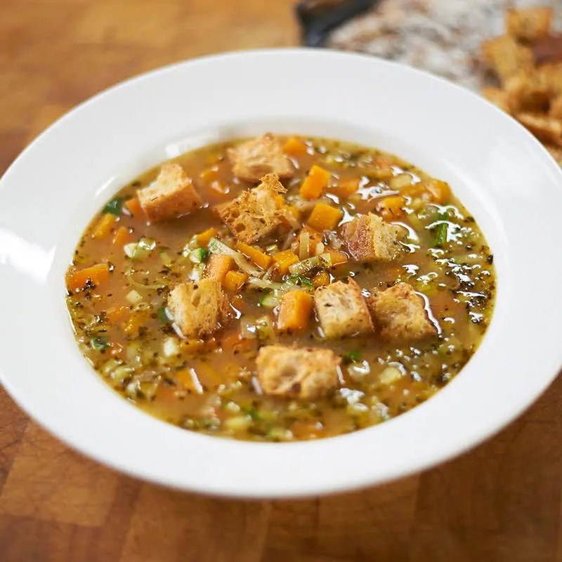 Frango Picante Baiano e Feijão com Puré de Mandioca