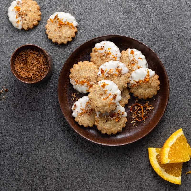 Sablé à la cannelle et à l'orange avec des amandes