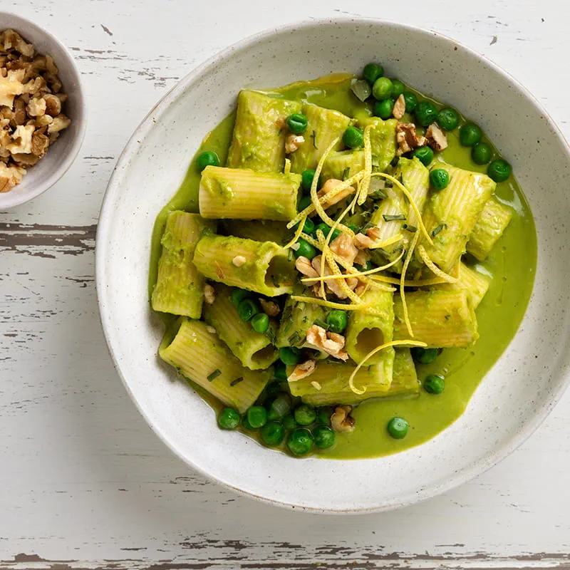 Pâtes à la sauce crémeuse aux petits pois et ciboulette