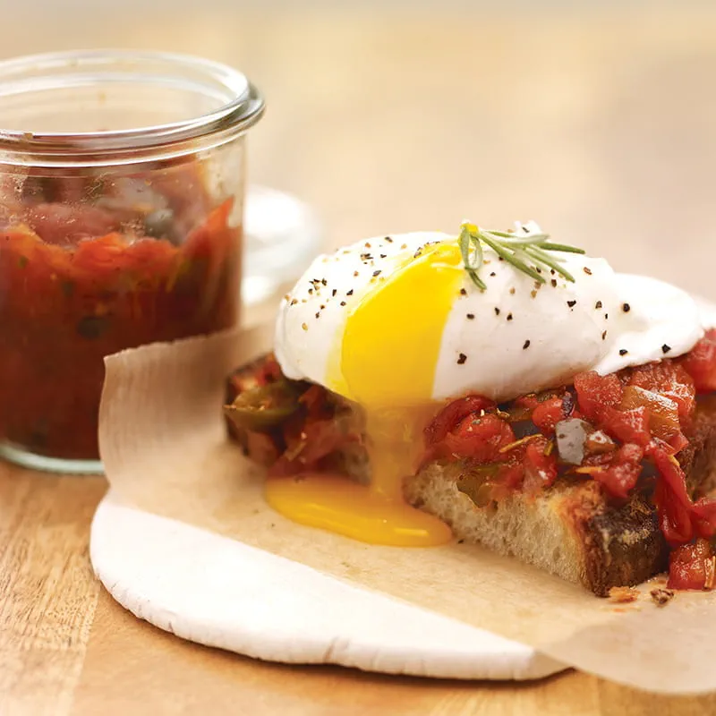 Confit de Tomates Grillées au Romarin et œuf