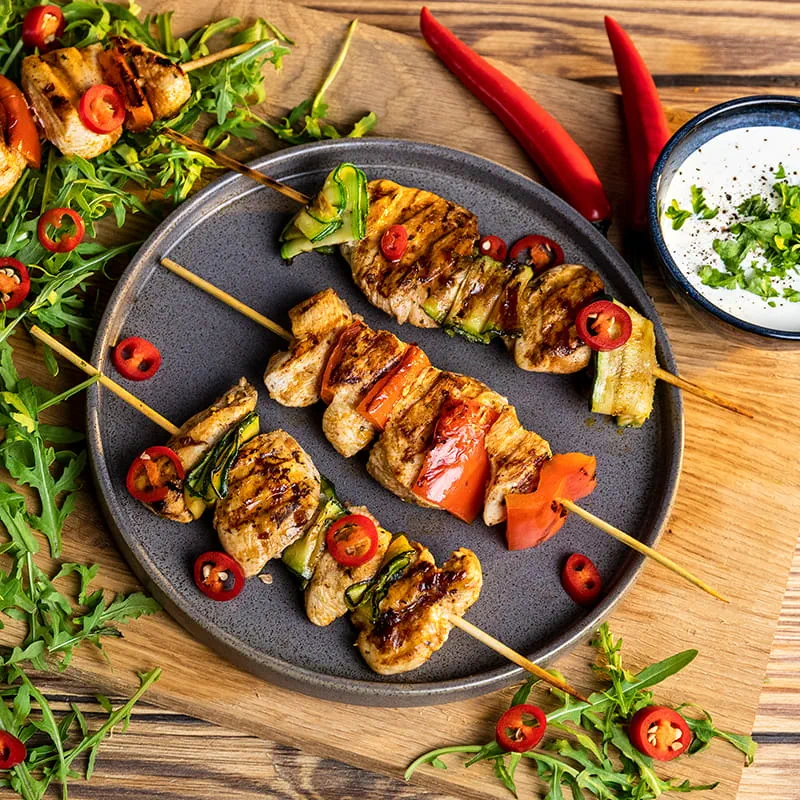 Brochettes de poulet piquantes 