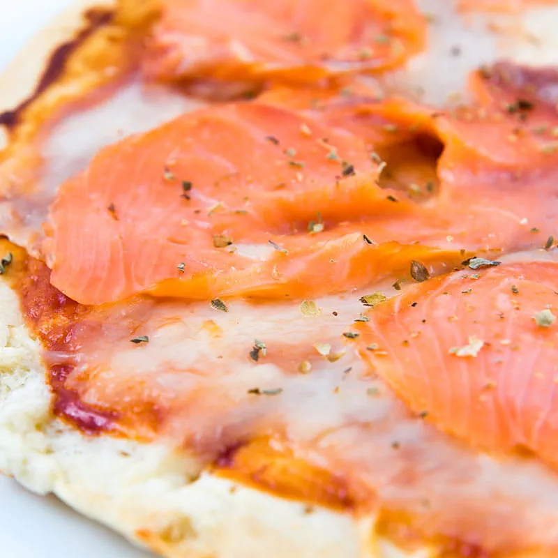 Pizza au saumon fume
