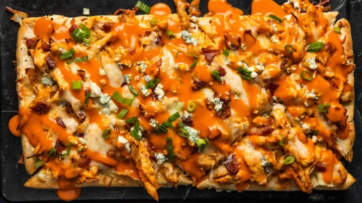 franks redhot buffalo mild loaded buffalo chicken flatbread