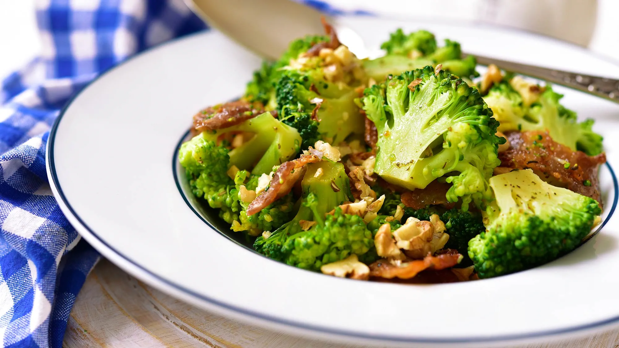 Broccolistamppot met noten